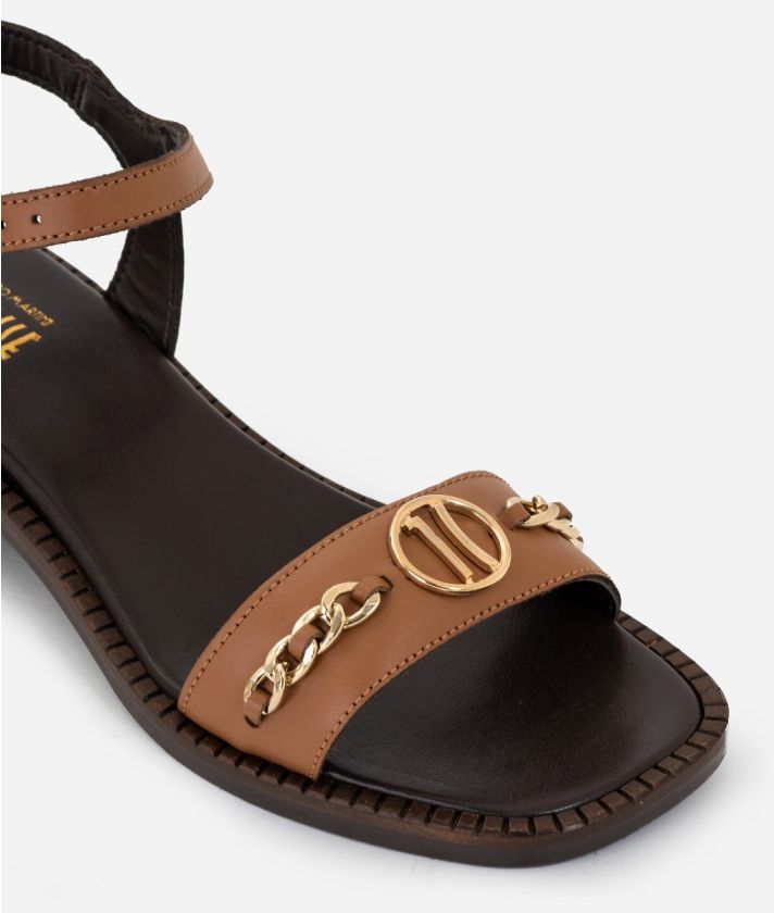 Smooth leather sandals with 1C detail and chain Dark Buff