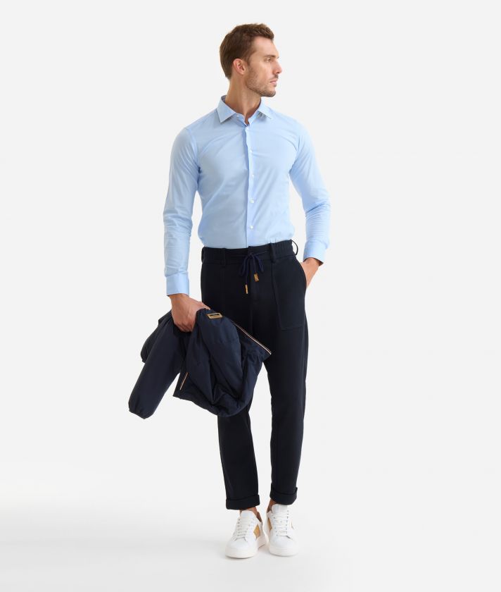 Camicia slim fit in cotone con toppe Azzurra