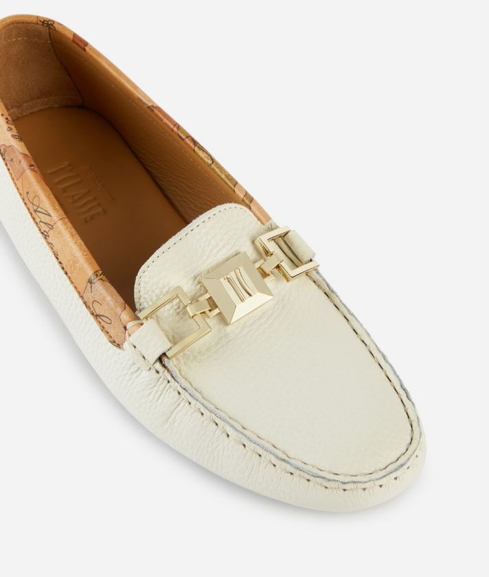 Grainy leather moccasins Ivory