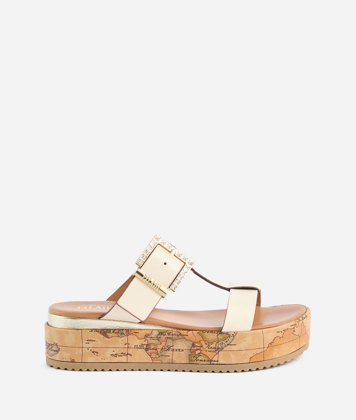 Smooth leather wedge sandals with jewel buckle Seashell