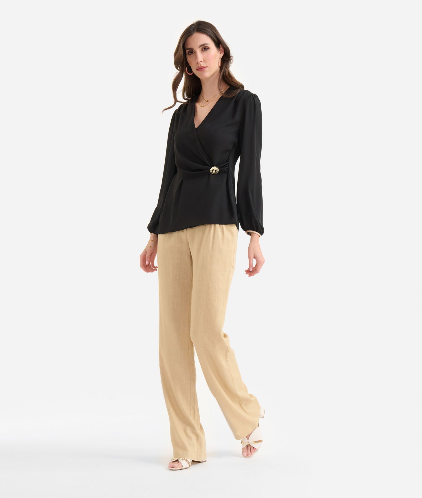 Crêpe de chine blouse with brooch Black,front