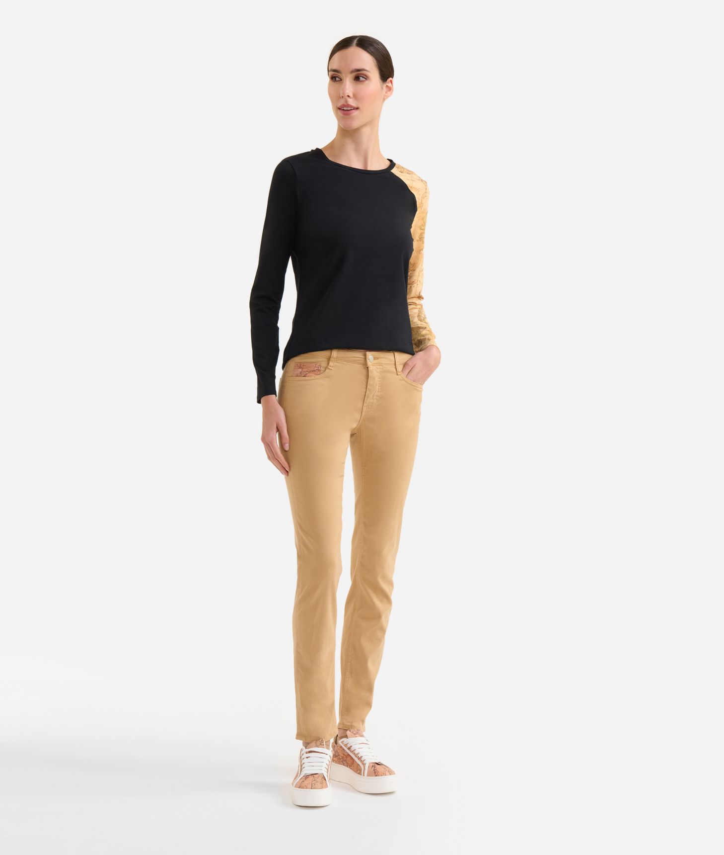 Garment-dyed sanded gabardine trousers with Geo Classic pocket Camel,front