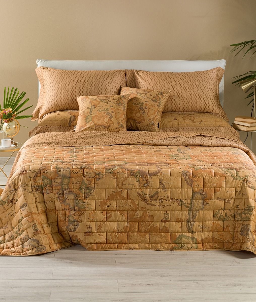 Geo Classic print Quilted Bedspread ,front