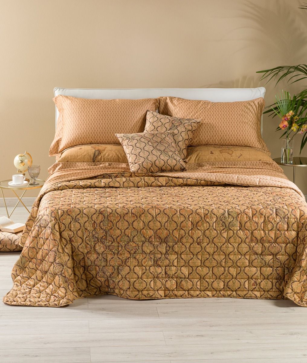 Geo Morsetti print Quilted Bedspread ,front