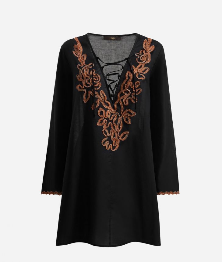 V-neck Kaftan with Geo Classic embrodery details,front