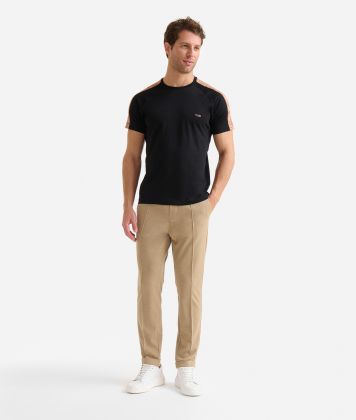 T-shirt in cotone con spalle Geo Classic Nera T-shirt in cotone con spalle Geo Classic Nera
