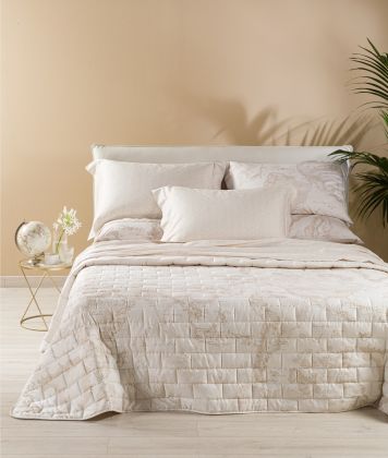  Geo White print Quilted Bedspread